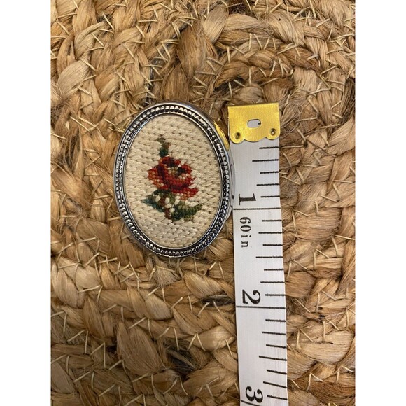 Vintage Needlepoint Flower Pin Pendant Red Rose Bud Brooch Handcrafted - Picture 4 of 5